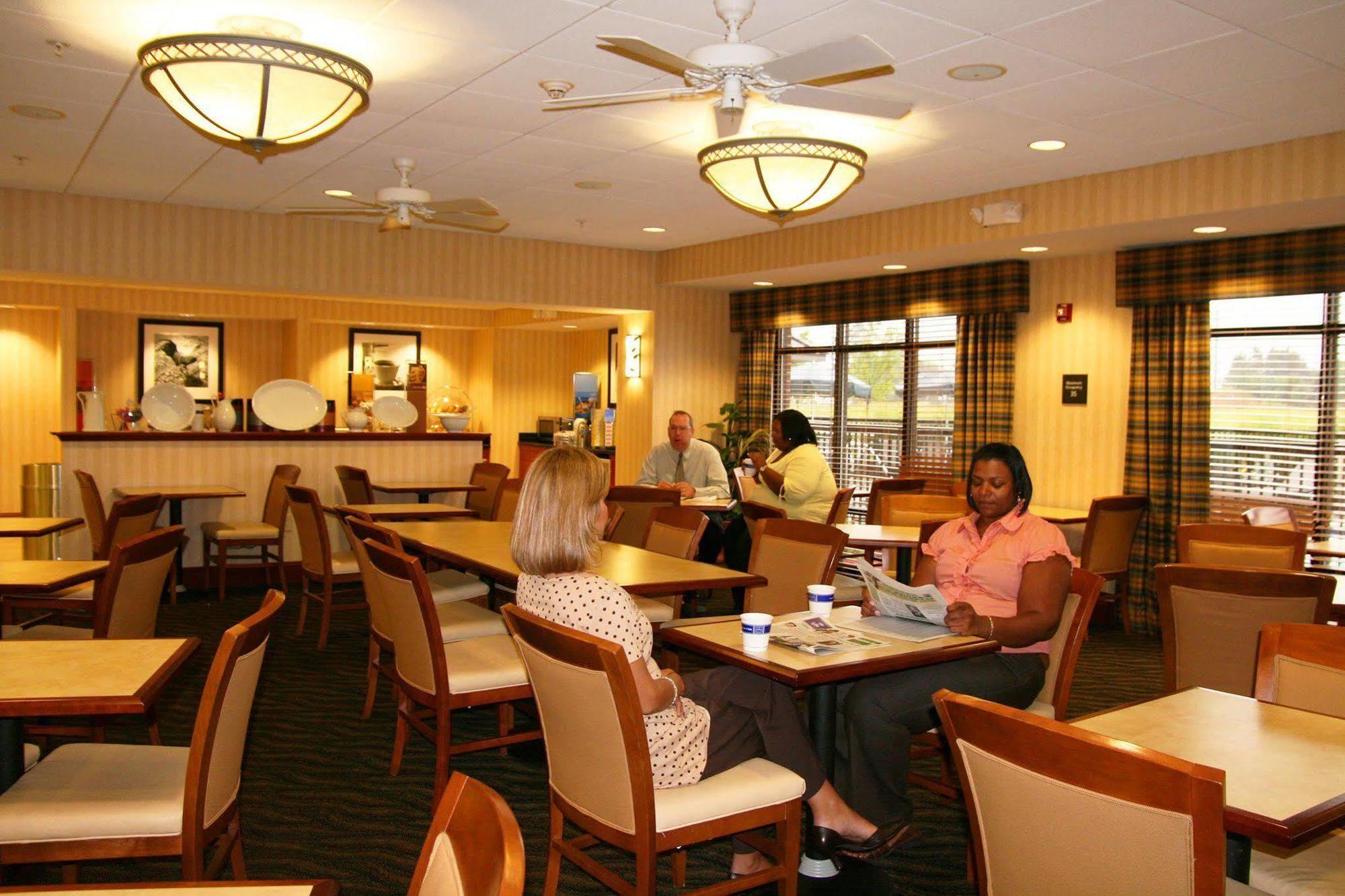 Hampton Inn Farmville Restaurant photo